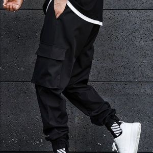 Men Zip Detail Drawstring Waist Cargo pants New without tags
